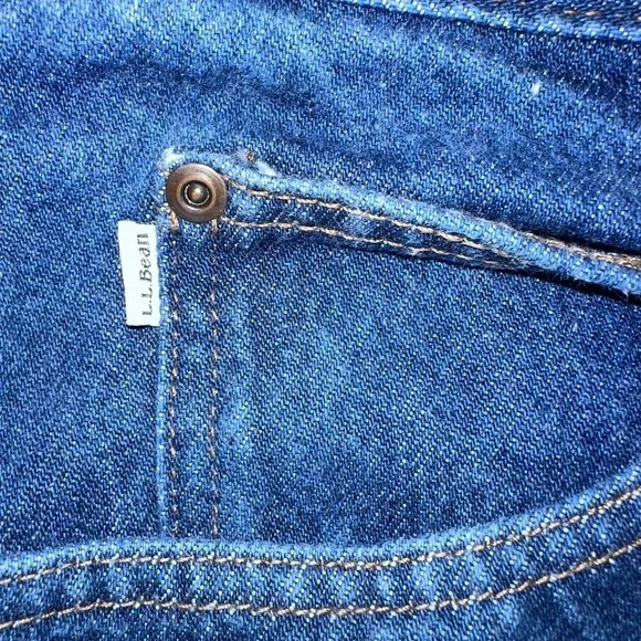 NWOT Men’s 34 x 32 LL Bean Dark Wash Classic Fit Denim Blue Jeans